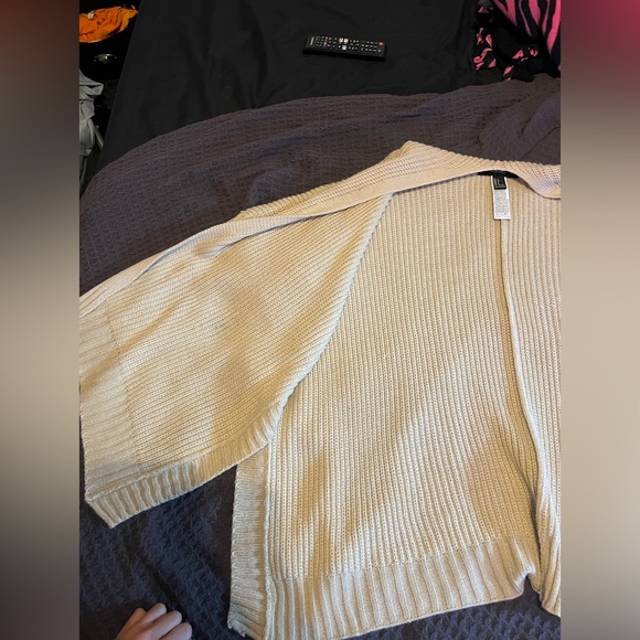 Oversize Sweater Vest/Jacket - Picture 2 of 5